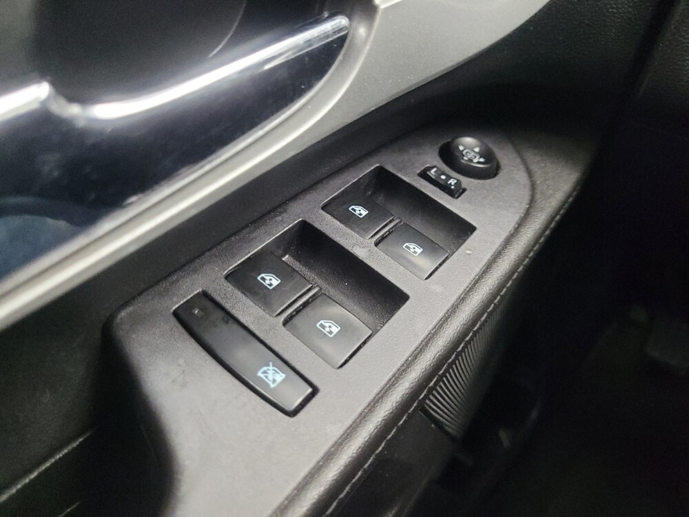 2017 Chevrolet Equinox in Ft Wayne, IN 46805 - 18095344 27