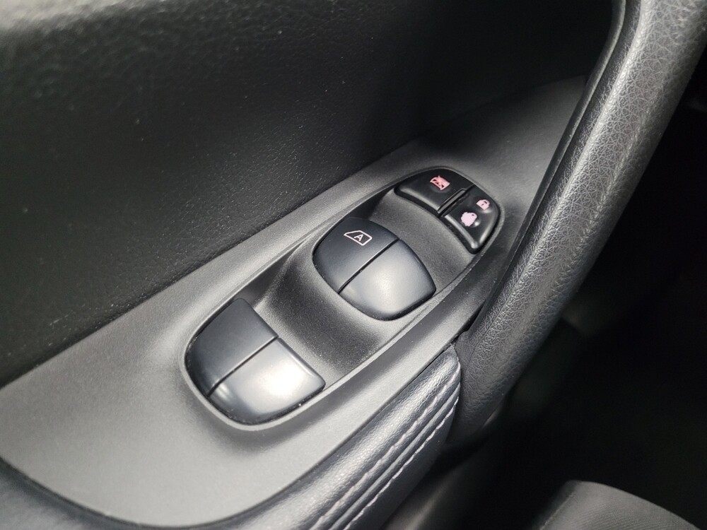 2020 Nissan Rogue Sport in Indianapolis, IN 46219 - 18095345 27