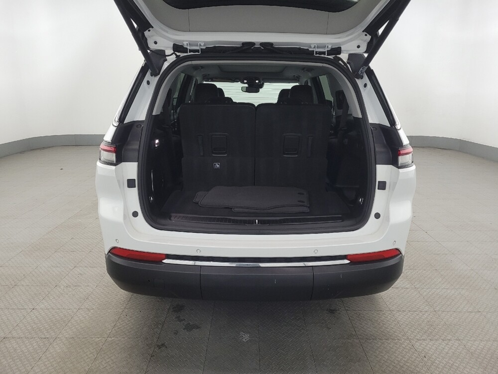 2022 Jeep Grand Cherokee L in Allentown, PA 18103 - 18095352 29