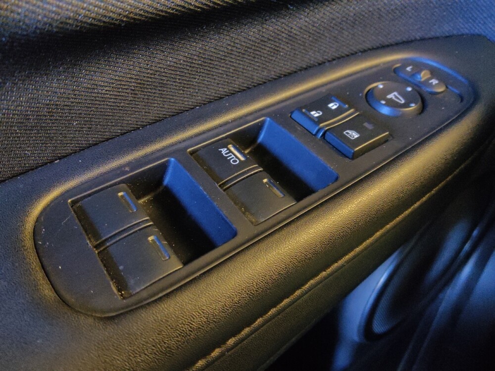 2021 Honda HR-V in Glendale, AZ 85301 - 18095355 27