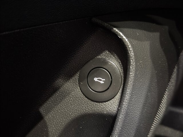 2015 Buick Regal in Burlington, WI 53105 - 18095363 33