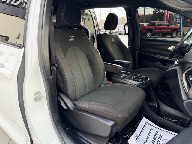 2020 Chrysler Pacifica in Knoxville, TN 37920 - 18095369 14