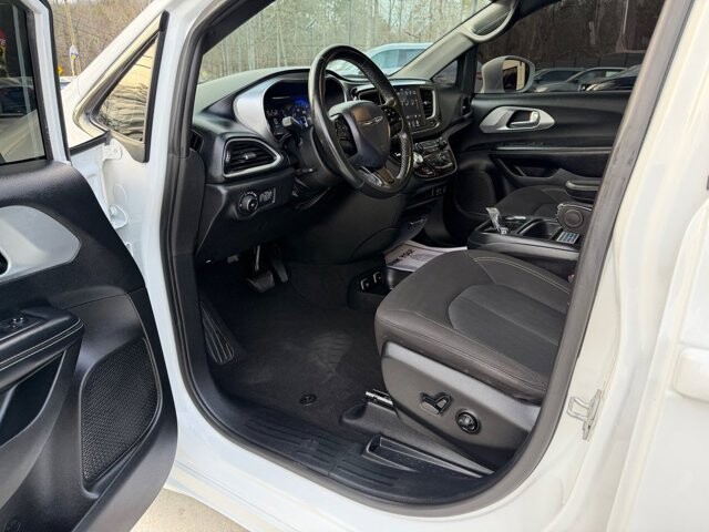 2020 Chrysler Pacifica in Knoxville, TN 37920 - 18095369 10