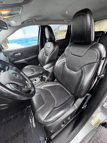 2019 Jeep Cherokee in Eastpointe, MI 48021 - 18095385 8