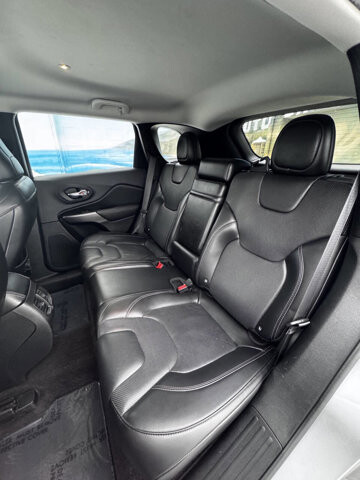 2019 Jeep Cherokee in Eastpointe, MI 48021 - 18095385 9