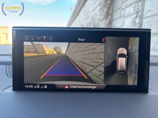 2018 Audi Q7 in Decatur, GA 30032 - 18095386 32