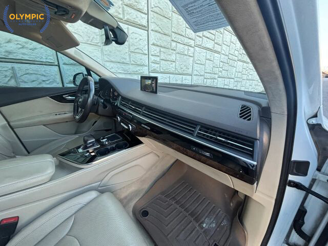 2018 Audi Q7 in Decatur, GA 30032 - 18095386 22