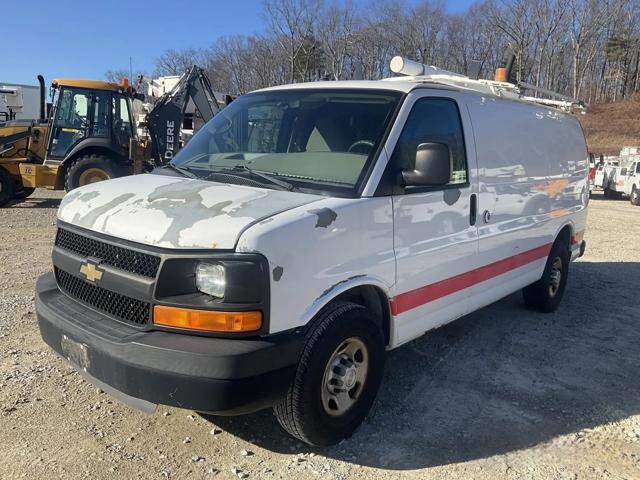 2011 Chevrolet Express 2500 in Blauvelt, NY 10913 - 18095392 4