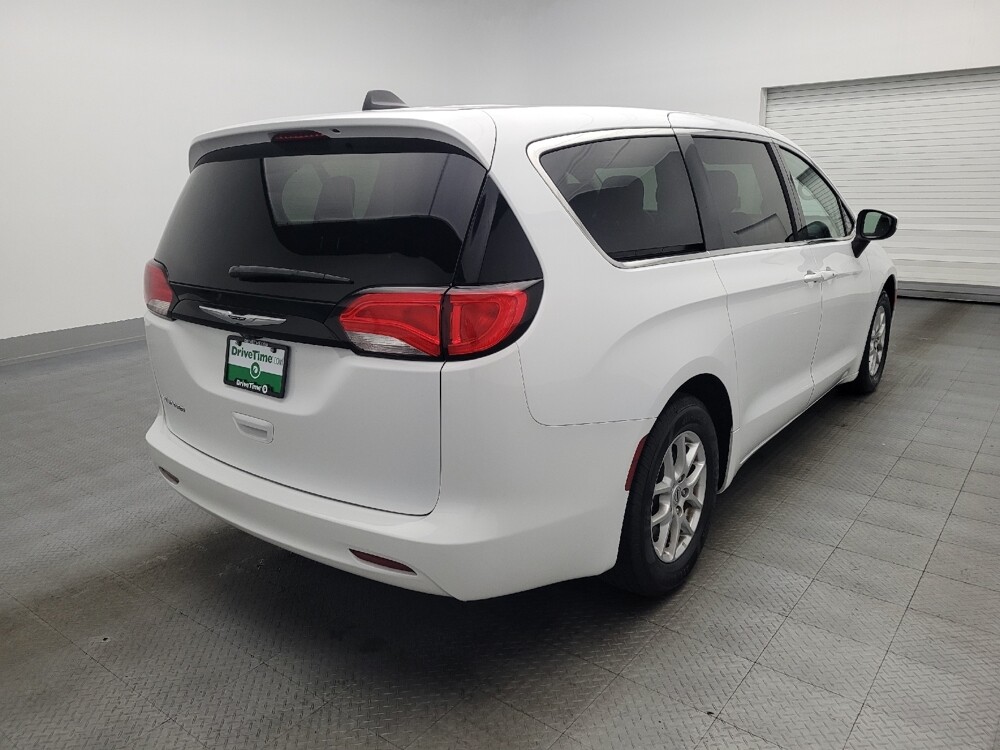 2022 Chrysler Voyager in Ocala, FL 34471 - 18095398 9