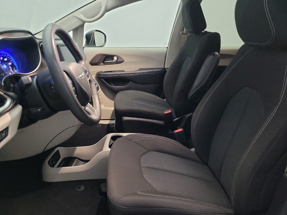 2022 Chrysler Voyager in Ocala, FL 34471 - 18095398 17