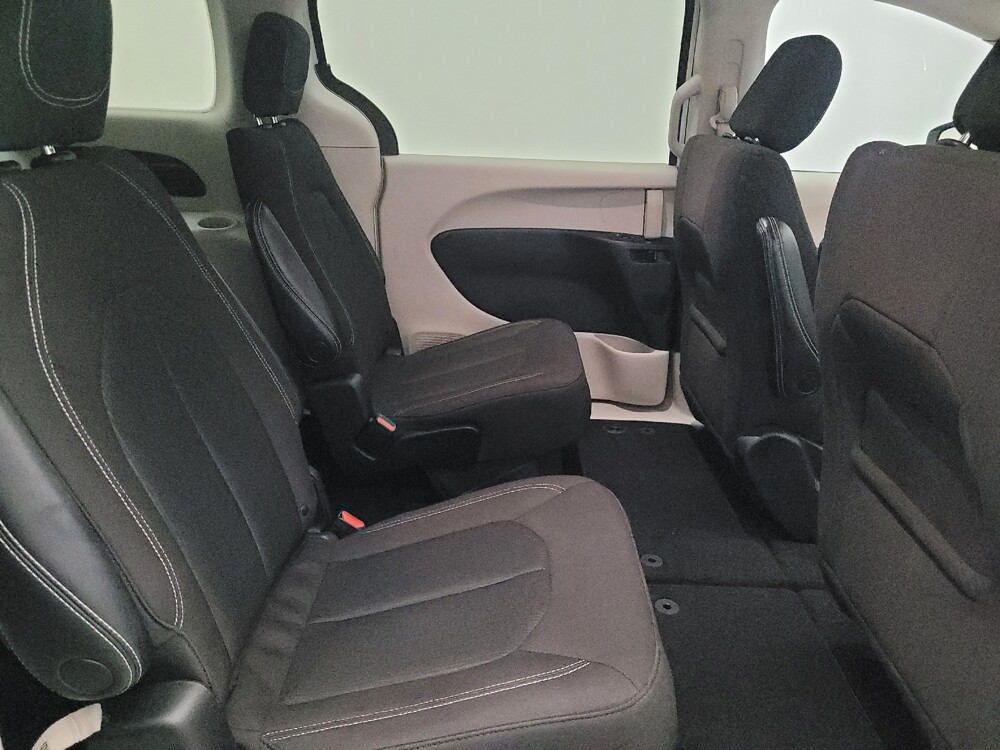 2022 Chrysler Voyager in Ocala, FL 34471 - 18095398 19