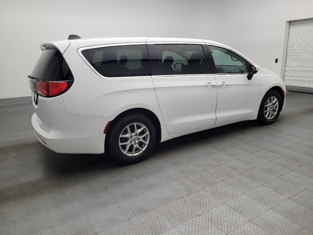 2022 Chrysler Voyager in Ocala, FL 34471 - 18095398 10