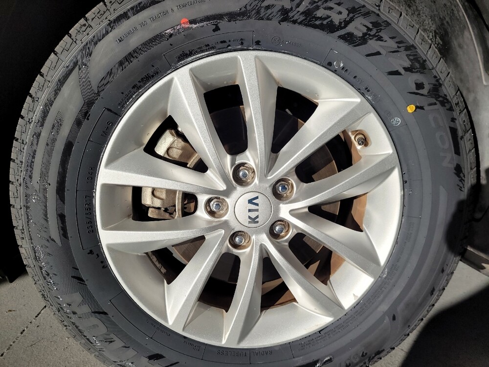 2018 Kia Sorento in El Cajon, CA 92020 - 18095402 31