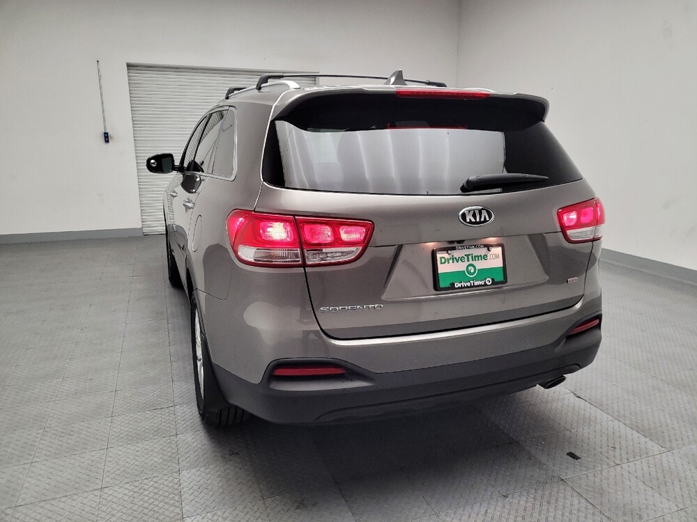 2018 Kia Sorento in El Cajon, CA 92020 - 18095402 6