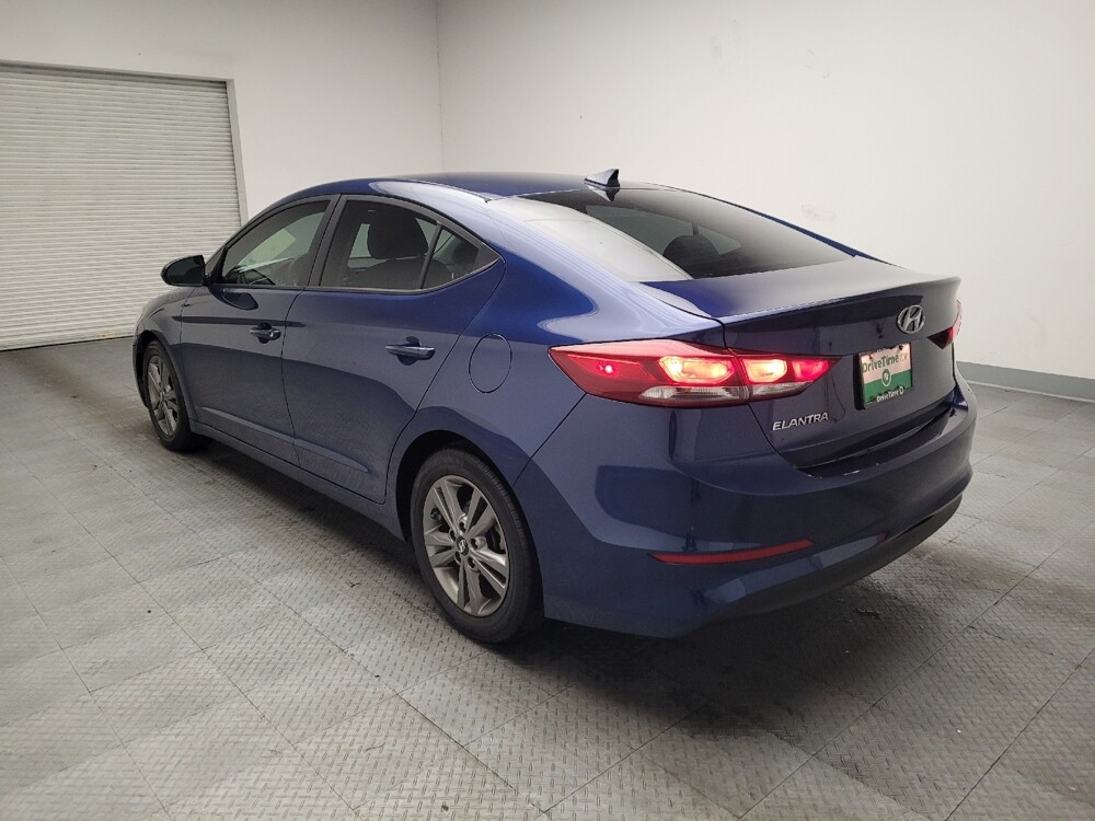 2018 Hyundai Elantra in Fresno, CA 93726 - 18095404 5
