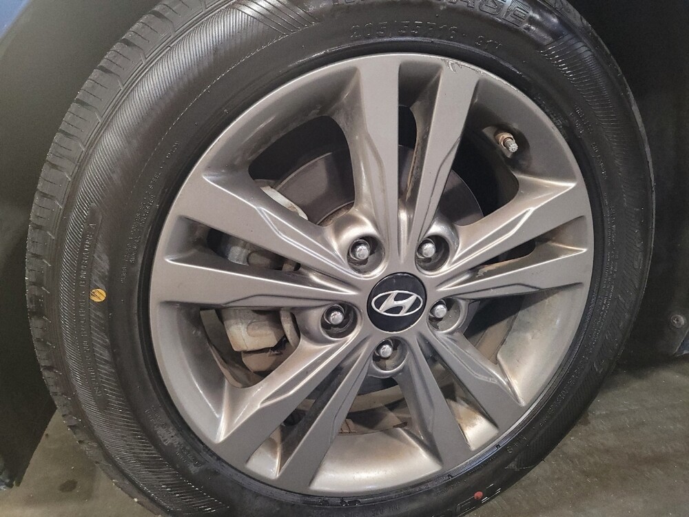 2018 Hyundai Elantra in Fresno, CA 93726 - 18095404 31