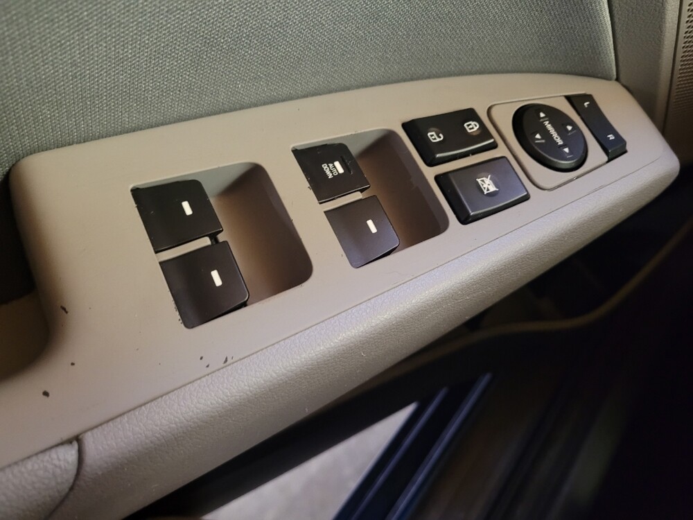 2018 Hyundai Elantra in Fresno, CA 93726 - 18095404 27