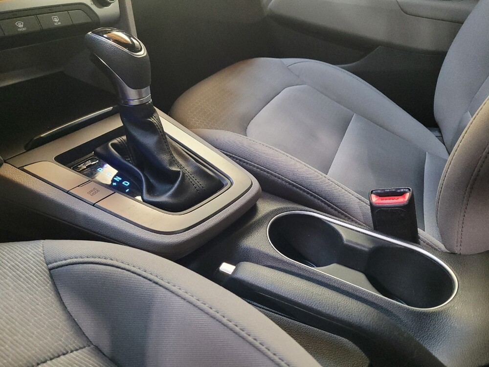 2018 Hyundai Elantra in Fresno, CA 93726 - 18095404 26