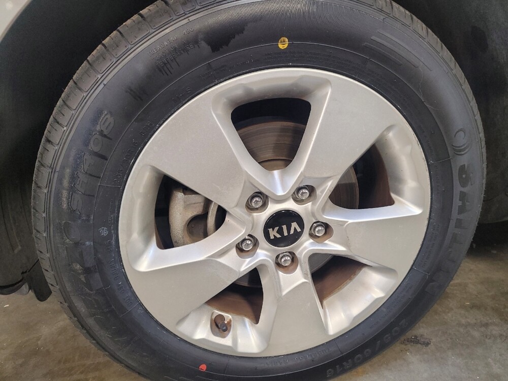 2018 Kia Soul in Fresno, CA 93726 - 18095407 31