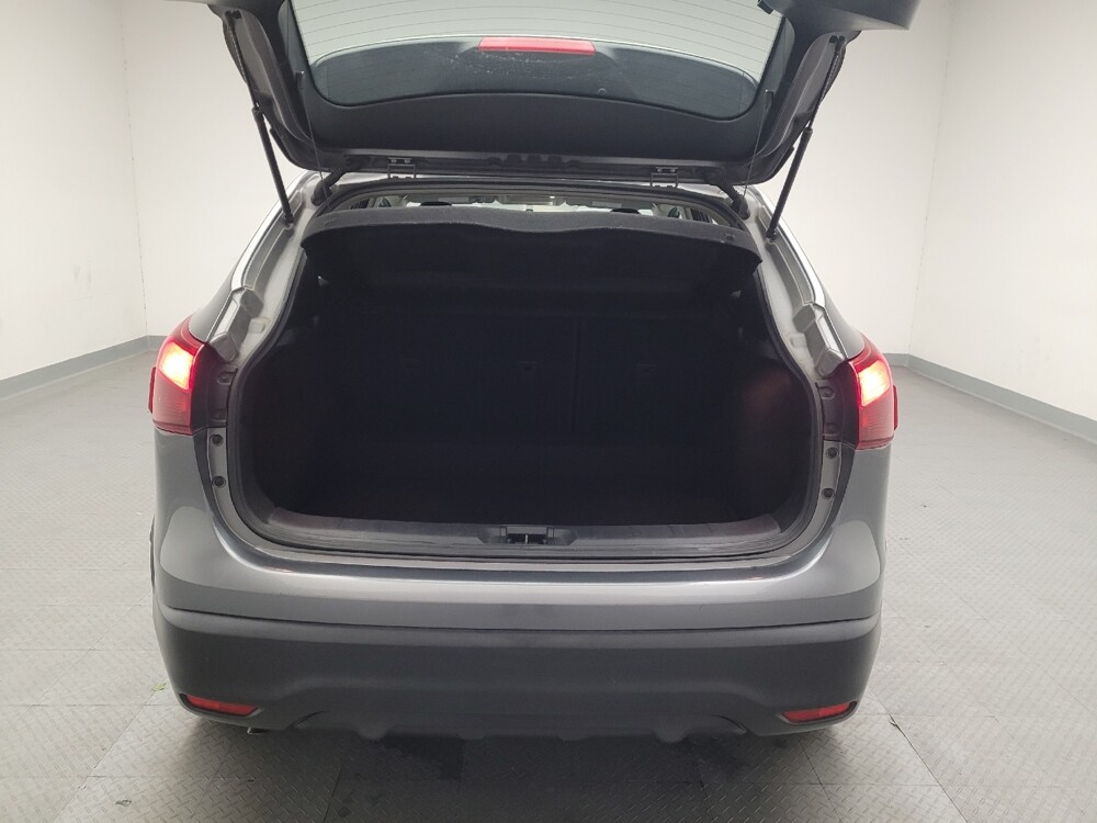 2018 Nissan Rogue Sport in Riverside, CA 92504 - 18095412 29