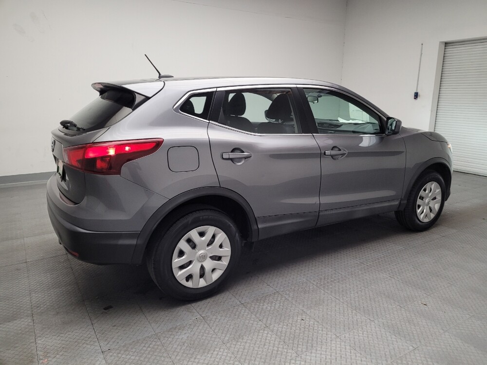 2018 Nissan Rogue Sport in Riverside, CA 92504 - 18095412 10