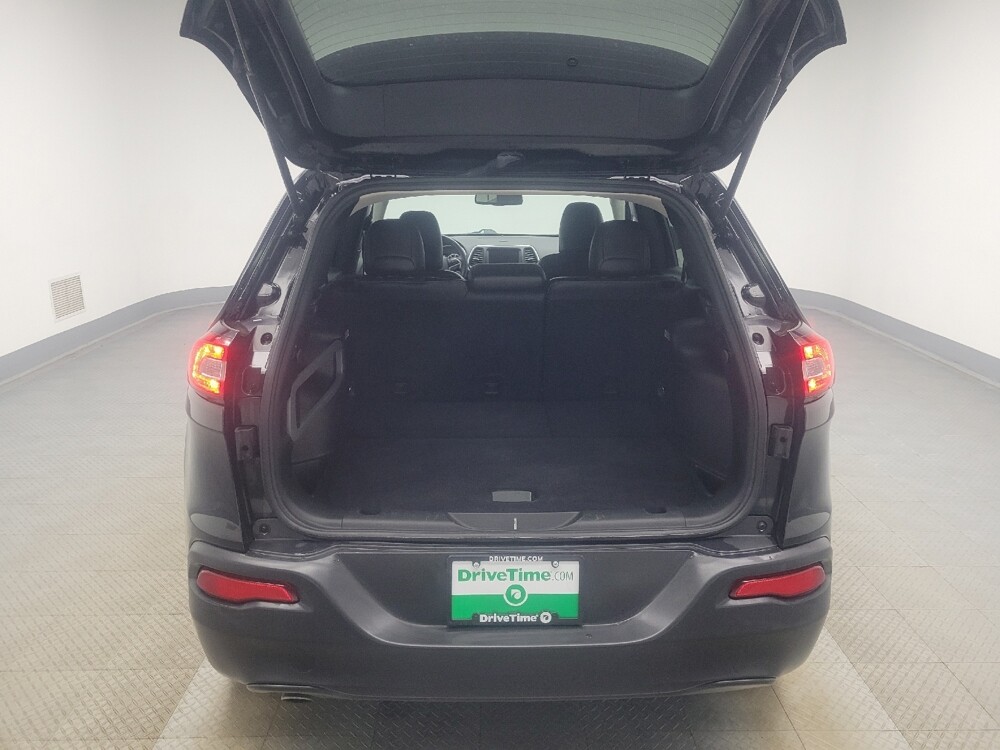 2018 Jeep Cherokee in Indianapolis, IN 46219 - 18095421 29