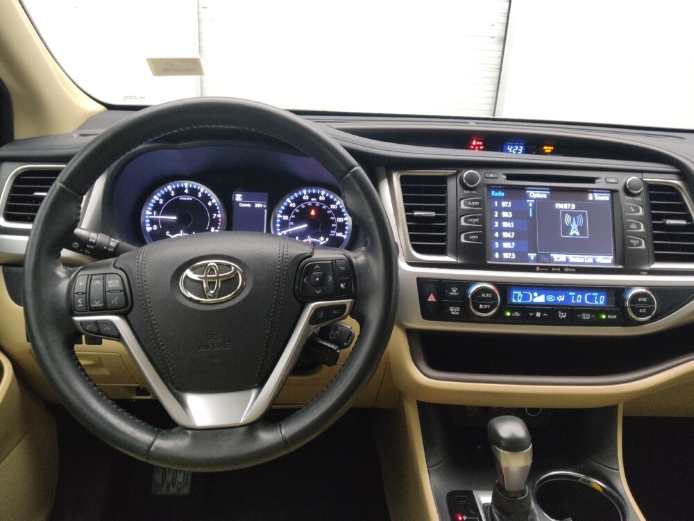 2019 Toyota Highlander in Duluth, GA 30096 - 18095430 22