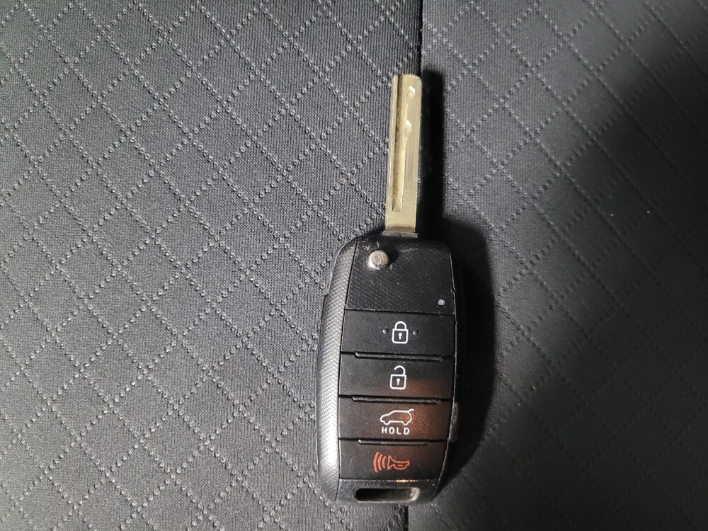 2018 Kia Sorento in Marietta, GA 30062 - 18095438 32