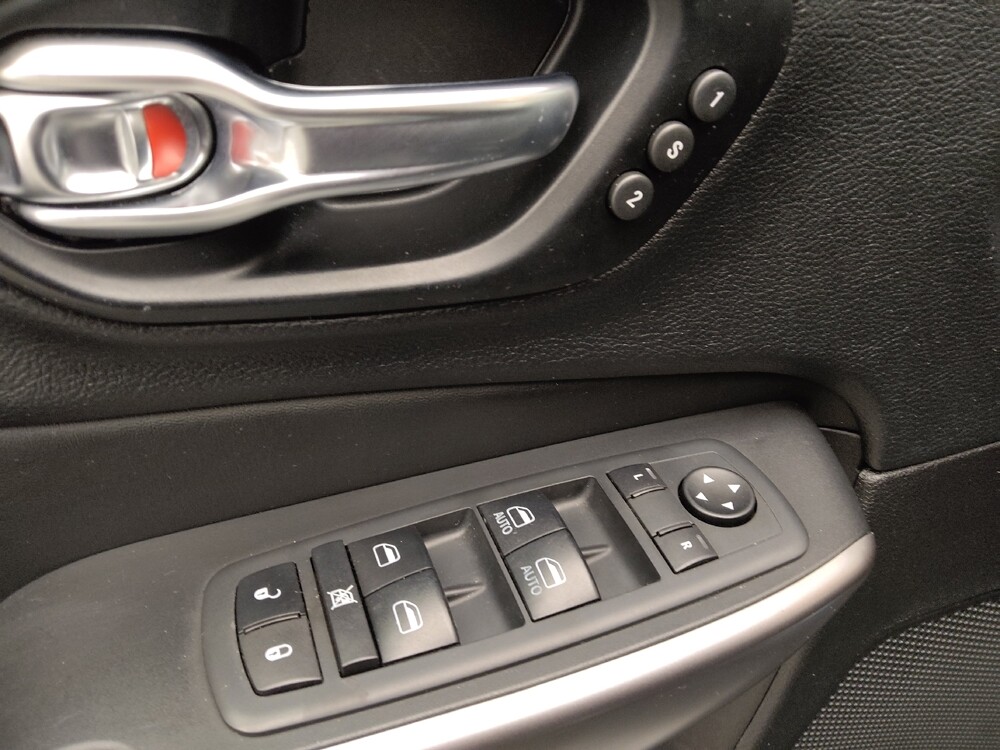 2021 Jeep Cherokee in Lakewood, CO 80215 - 18095457 27