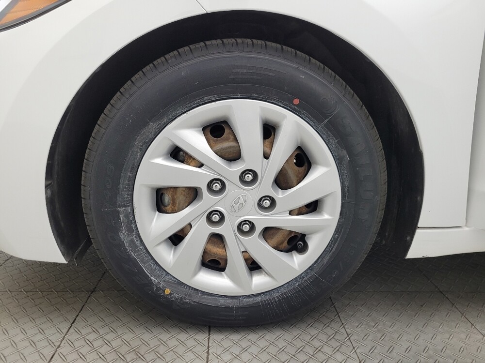 2017 Hyundai Elantra in Tucson, AZ 85705 - 18095458 31