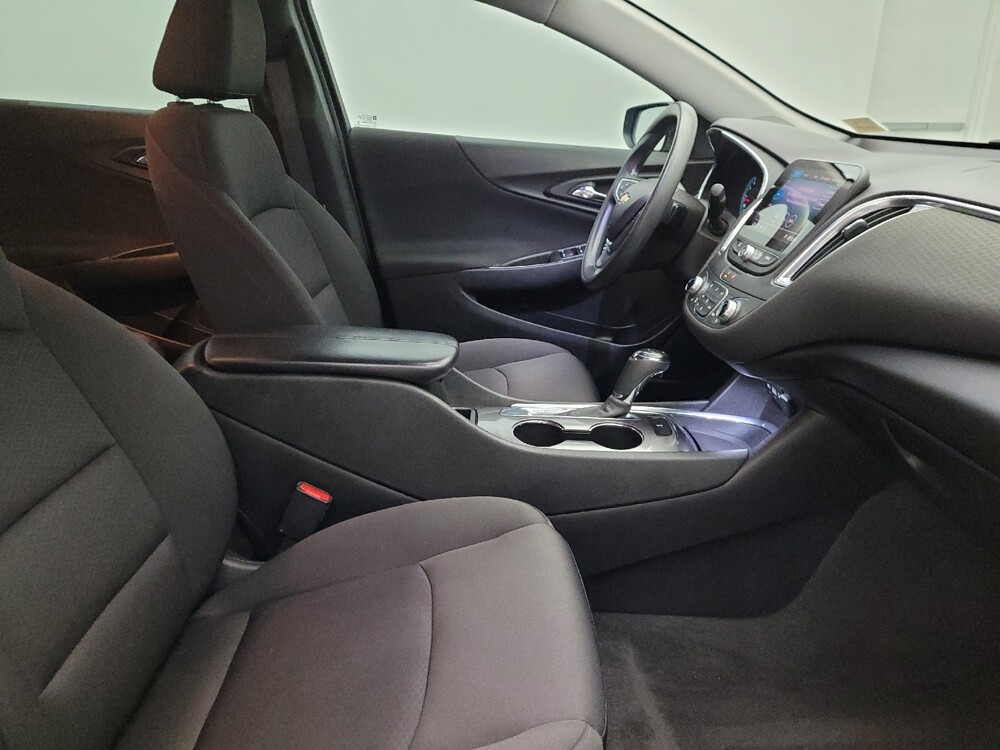 2020 Chevrolet Malibu in Glendale, AZ 85301 - 18095461 21