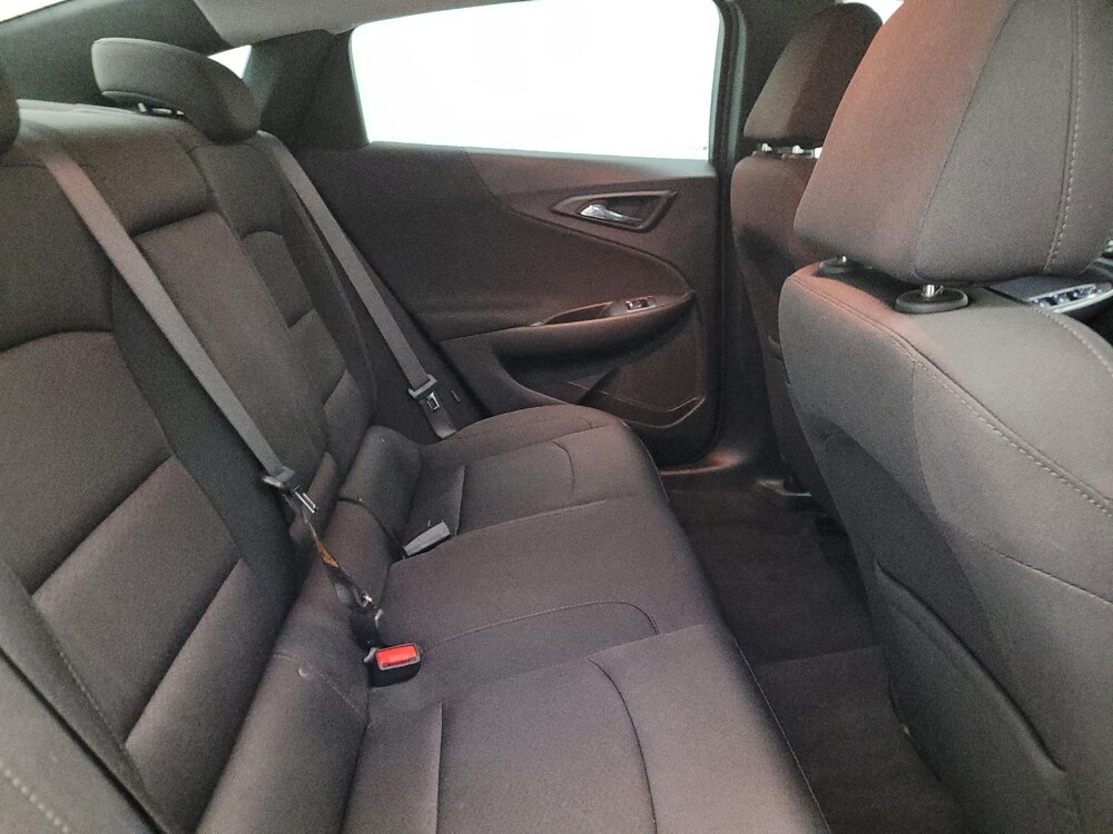 2020 Chevrolet Malibu in Glendale, AZ 85301 - 18095461 19