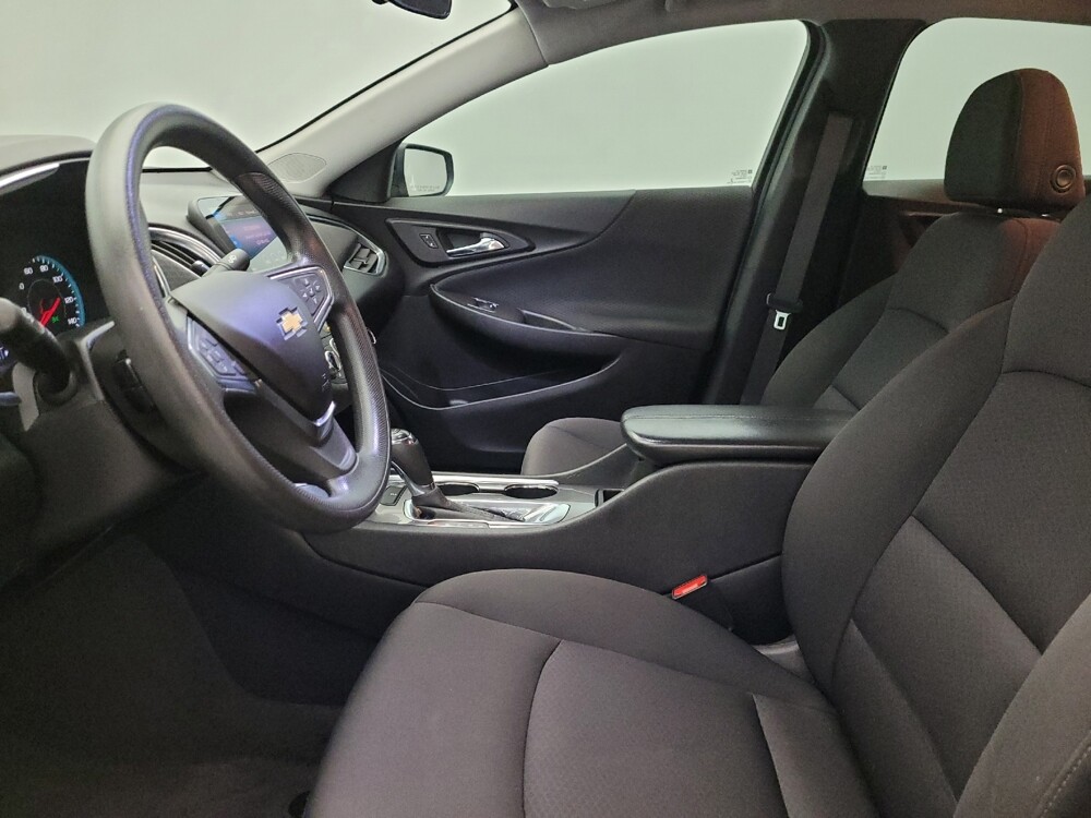 2020 Chevrolet Malibu in Glendale, AZ 85301 - 18095461 17