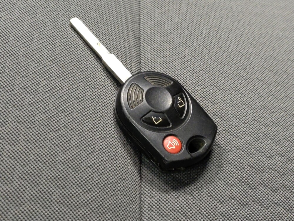 2018 Ford Escape in Glendale, AZ 85301 - 18095462 32