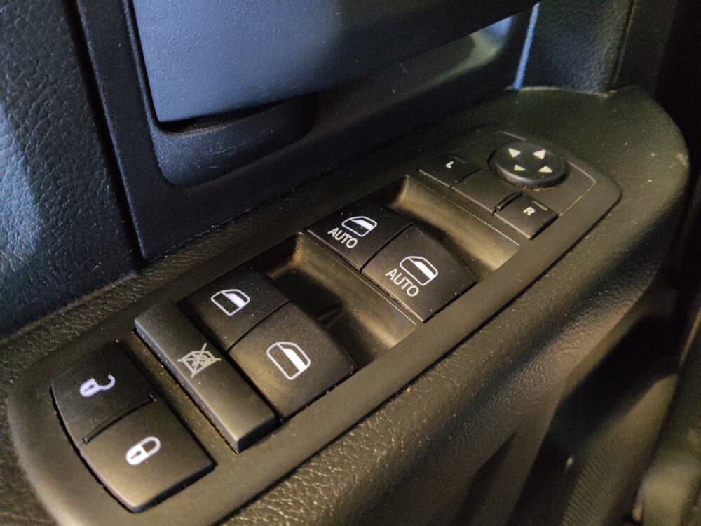 2018 RAM 1500 in Glendale, AZ 85301 - 18095463 27