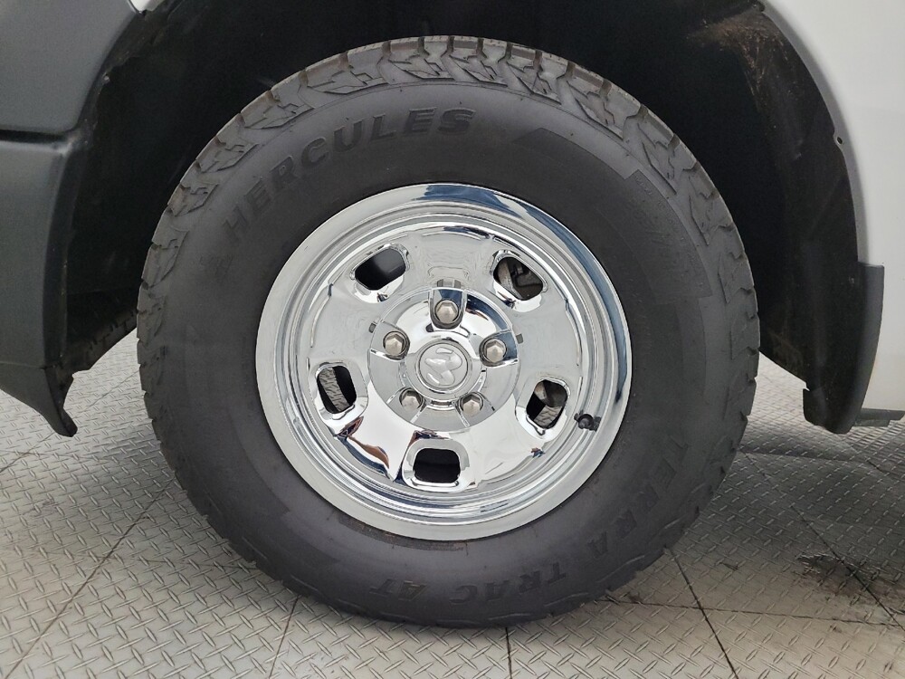 2018 RAM 1500 in Glendale, AZ 85301 - 18095463 31