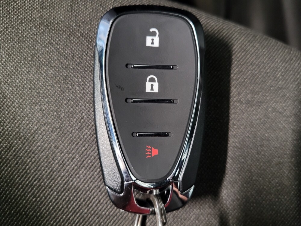 2018 Chevrolet Equinox in Bradenton, FL 34207 - 18095465 32