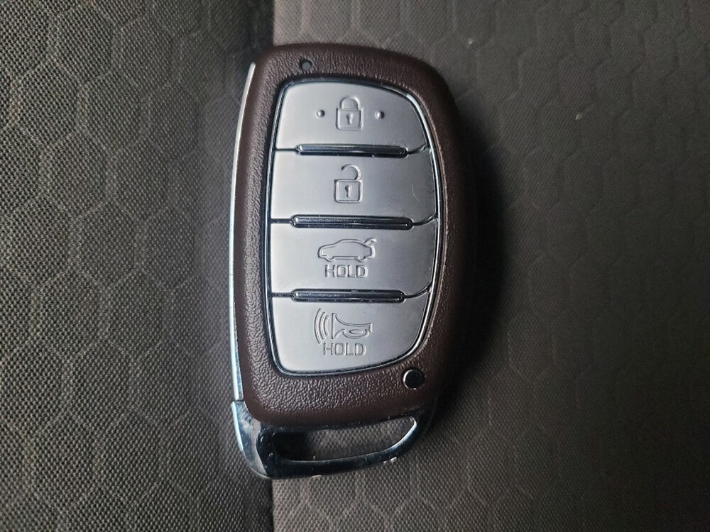 2020 Hyundai Elantra in Riverside, CA 92504 - 18095467 32