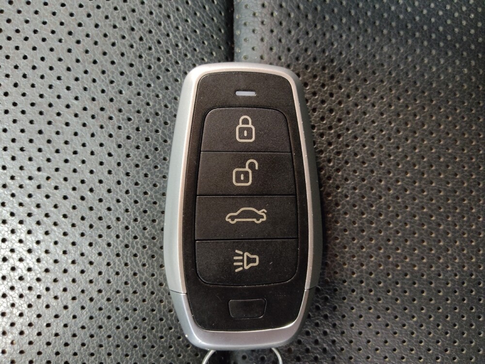 2018 Hyundai Santa Fe in Tampa, FL 33612 - 18095474 32