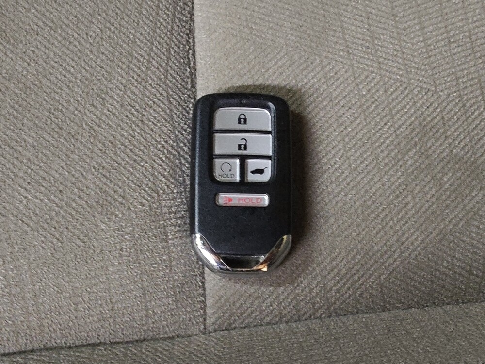 2016 Honda Pilot in Greenville, SC 29607 - 18095523 32