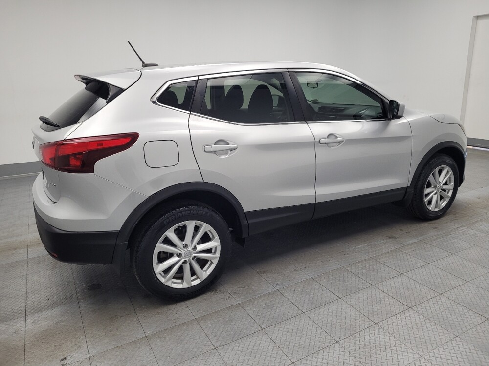 2018 Nissan Rogue Sport in Memphis, TN 38115 - 18095536 10