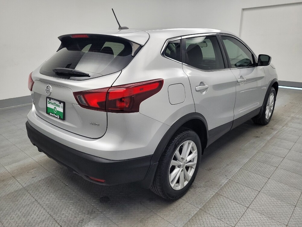 2018 Nissan Rogue Sport in Memphis, TN 38115 - 18095536 9