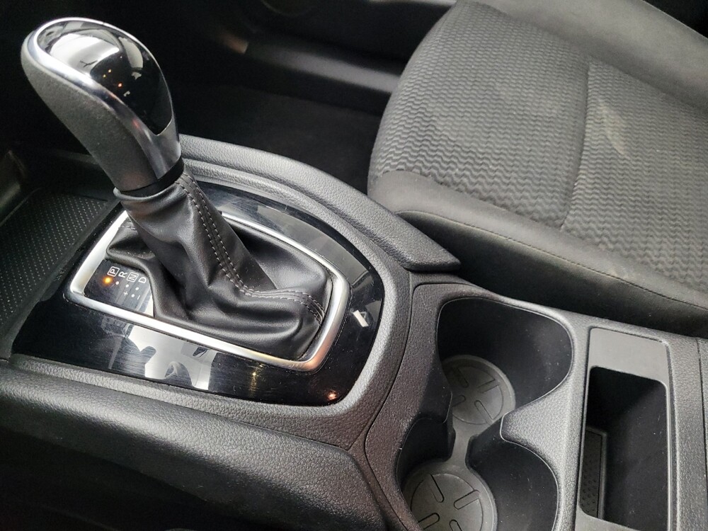 2018 Nissan Rogue Sport in Memphis, TN 38115 - 18095536 26