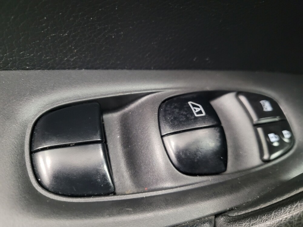 2018 Nissan Rogue Sport in Memphis, TN 38115 - 18095536 27