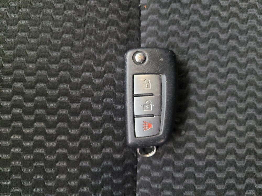 2018 Nissan Rogue Sport in Memphis, TN 38115 - 18095536 32