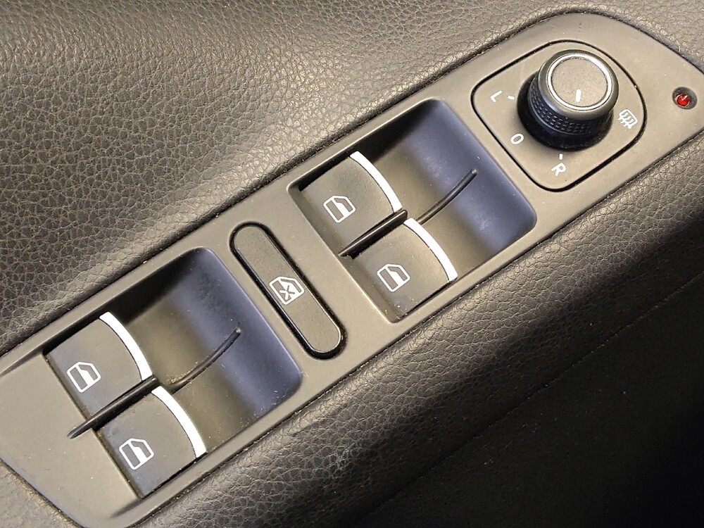 2016 Volkswagen Tiguan in San Antonio, TX 78238 - 18095544 27