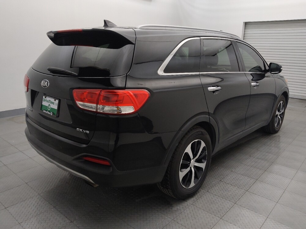 2018 Kia Sorento in Houston, TX 77034 - 18095552 9