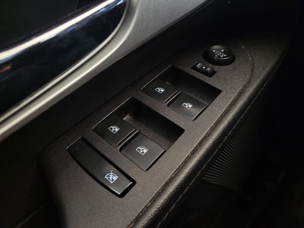 2017 Chevrolet Equinox in Miamisburg, OH 45342 - 18095559 27