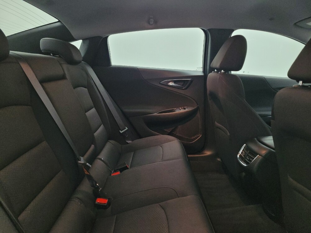 2019 Chevrolet Malibu in Columbus, OH 43231 - 18095560 19