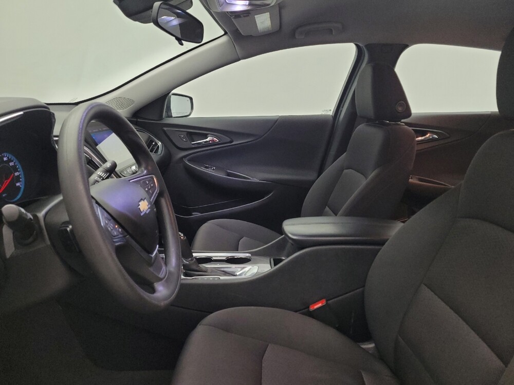 2019 Chevrolet Malibu in Columbus, OH 43231 - 18095560 17